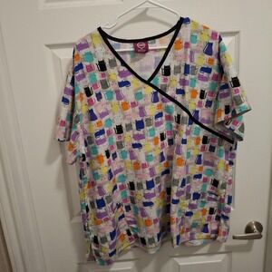 Divine Curves Cat Print Scrub Top 3X Plus Size Mock Wrap V-Neck Multicolor Kitty